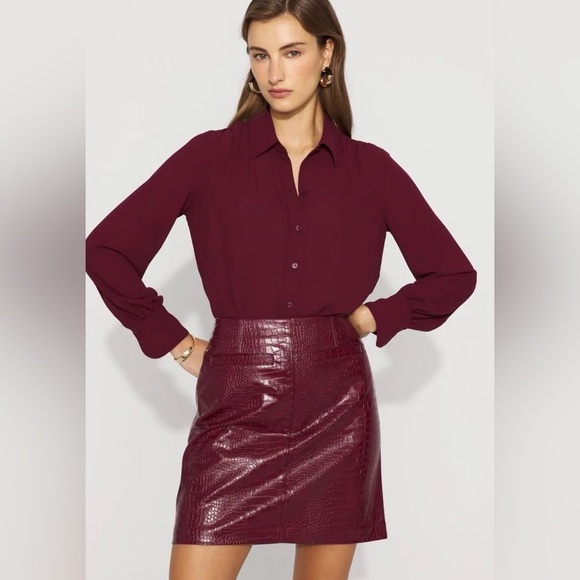 White House Black Market Dresses & Skirts - White House Black Market Faux Croc Skirt